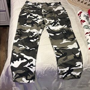 Zumiez Camouflage Cargo Pants - Green, Black, White